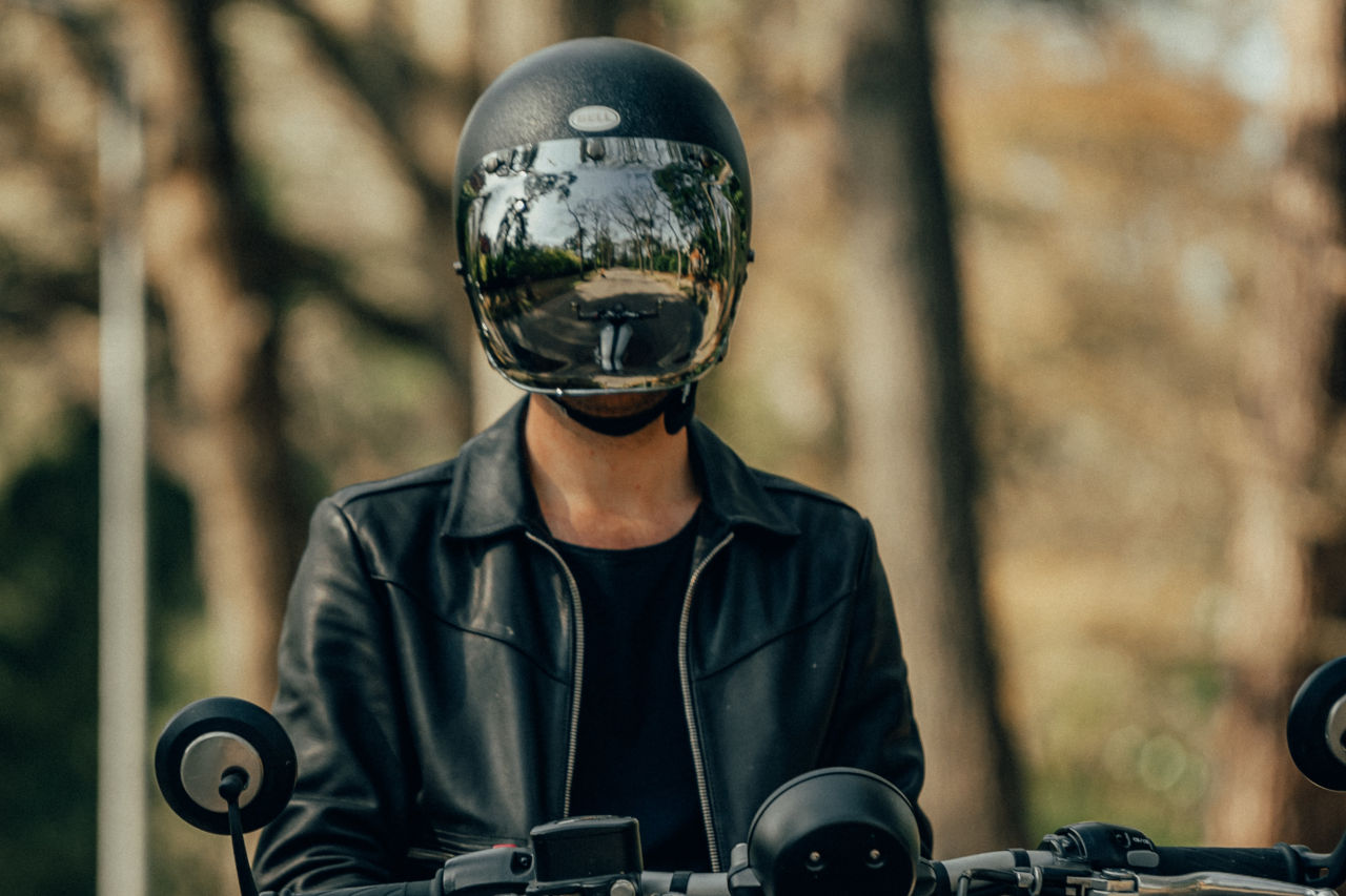 Le casque jet à moto