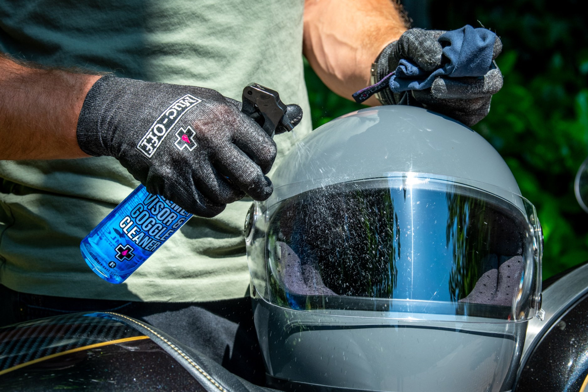 Spray nettoyant pour casque de moto intérieur Oj Atmosphere M183